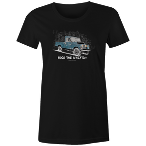 Women's T-shirt - Snowy Land Rover Truck